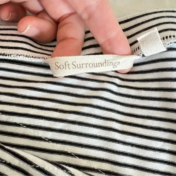 Soft Surroundings black white striped ruffle Rosemary pull on skirt size large - Picture 6 of 11
